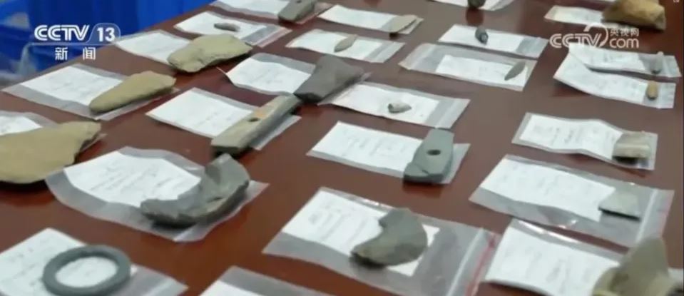 Δεκάδες κειμήλια και οστά ανακαλύφθηκαν στην πόλη.