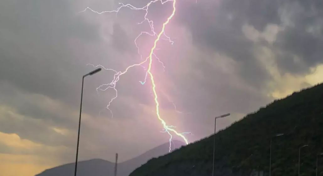 Βροχή στον Διόνυσο