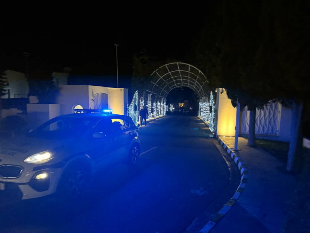 Κύπρος: Νεκρός 62χρονος με μαχαιριά στο στήθος – Η σύζυγός του κάλεσε την αστυνομία