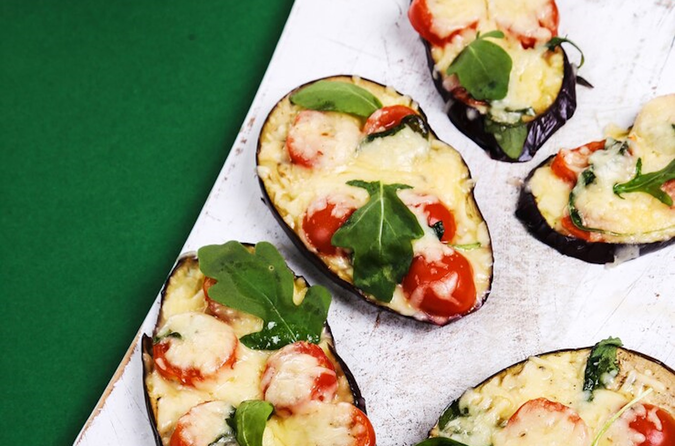 Συνταγή για γεμιστές μελιτζάνες με καρύδια και ροκφόρ