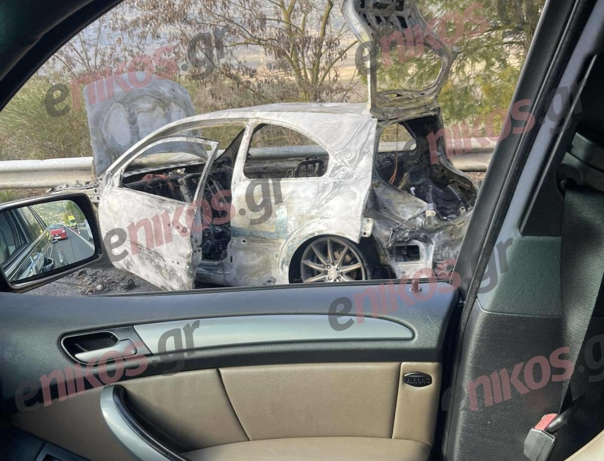 Τροχαίο στην Εθνική Οδό πριν από την Τρίπολη: Αυτοκίνητο κάηκε ολοσχερώς – Ταλαιπωρία για τους οδηγούς