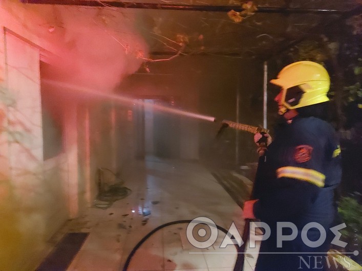 Καλαμάτα: Θρίλερ με σορό που ανασύρθηκε από καμένη κατοικία