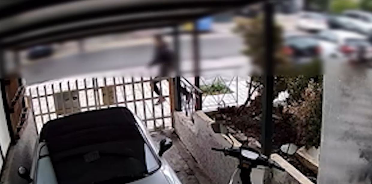 Γλυφάδα: Βίντεο ντοκουμέντα από την στιγμή των πυροβολισμών – Το πρόσωπο που ερευνούν οι Αρχές