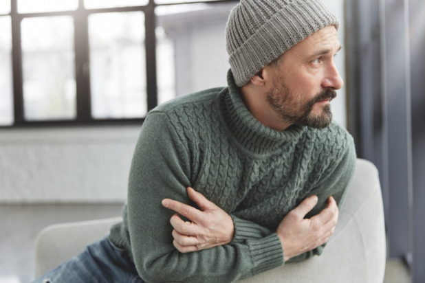 Άνδρας που ένιωθε τα χέρια του συνεχώς «κρύα» διαγνώστηκε με μια σοβαρή πάθηση - «Έφτασα σε ένα σημείο που δεν μπορούσα να αναπνεύσω»