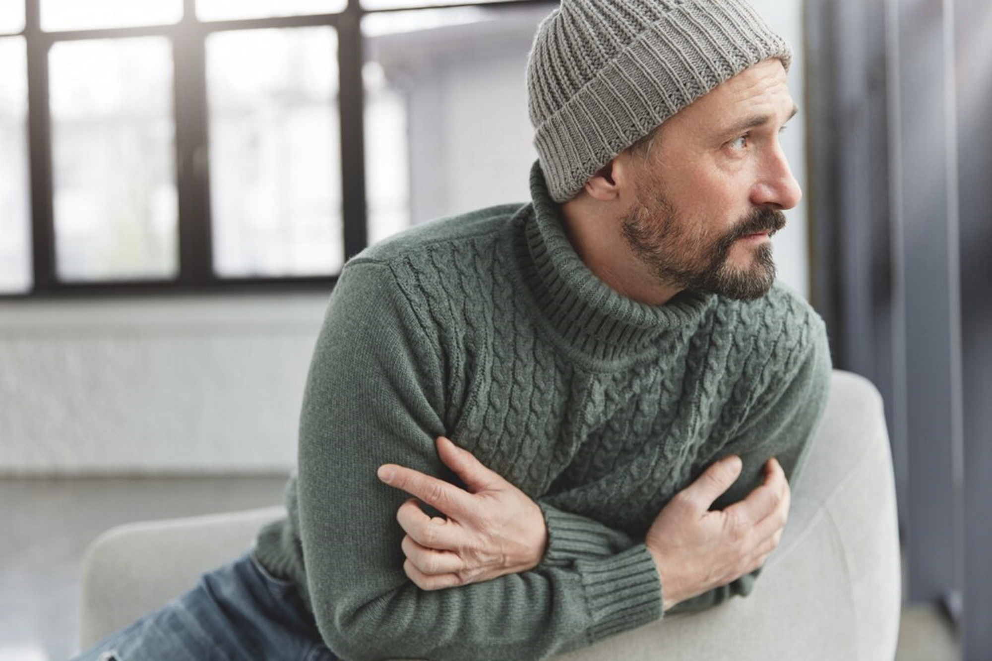 Άνδρας που ένιωθε τα χέρια του συνεχώς «κρύα» διαγνώστηκε με μια σοβαρή πάθηση - «Έφτασα σε ένα σημείο που δεν μπορούσα να αναπνεύσω»