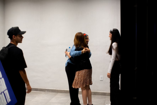 Τα 7 αμήχανα πράγματα που κάνουν ασυνείδητα, όσοι έχουν «φτωχές» κοινωνικές δεξιότητες