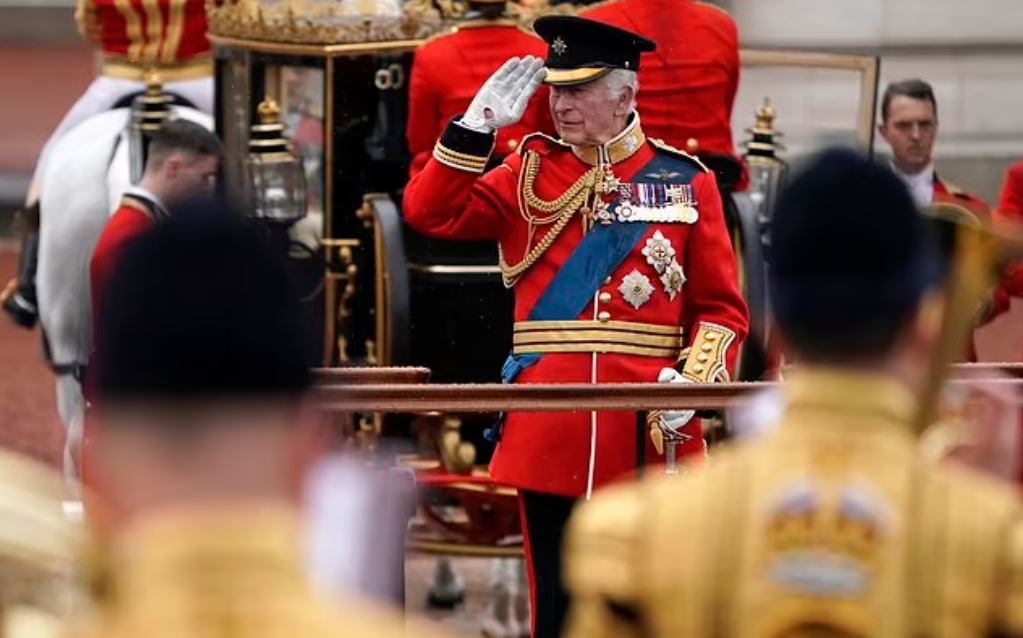 Βασιλιάς Κάρολος: Οργανώνει την μεγαλύτερη, οικογενειακή συγκέντρωση Χριστουγέννων- Η έκπληξη στον κατάλογο των προσκεκλημένων