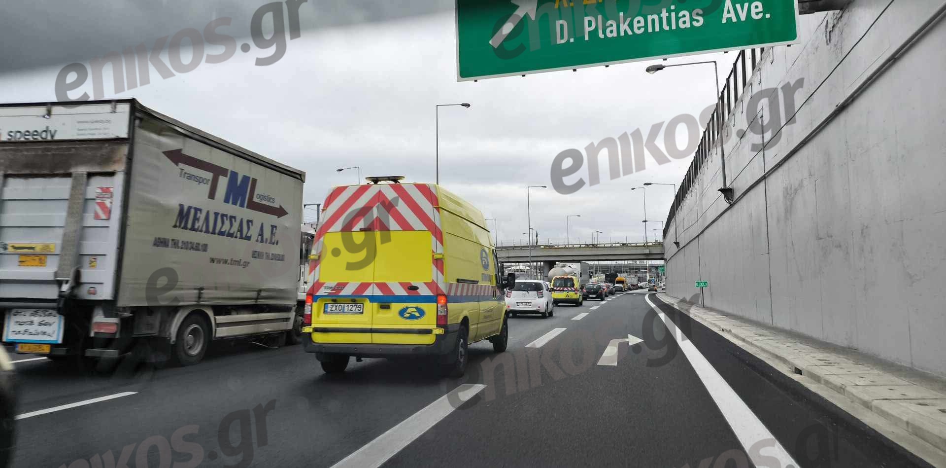 Κίνηση: «Κόλαση» στους δρόμους της Αθήνας – Μποτιλιάρισμα στον Κηφισό και στο κέντρο, μεγάλες καθυστερήσεις στην Αττική Οδό