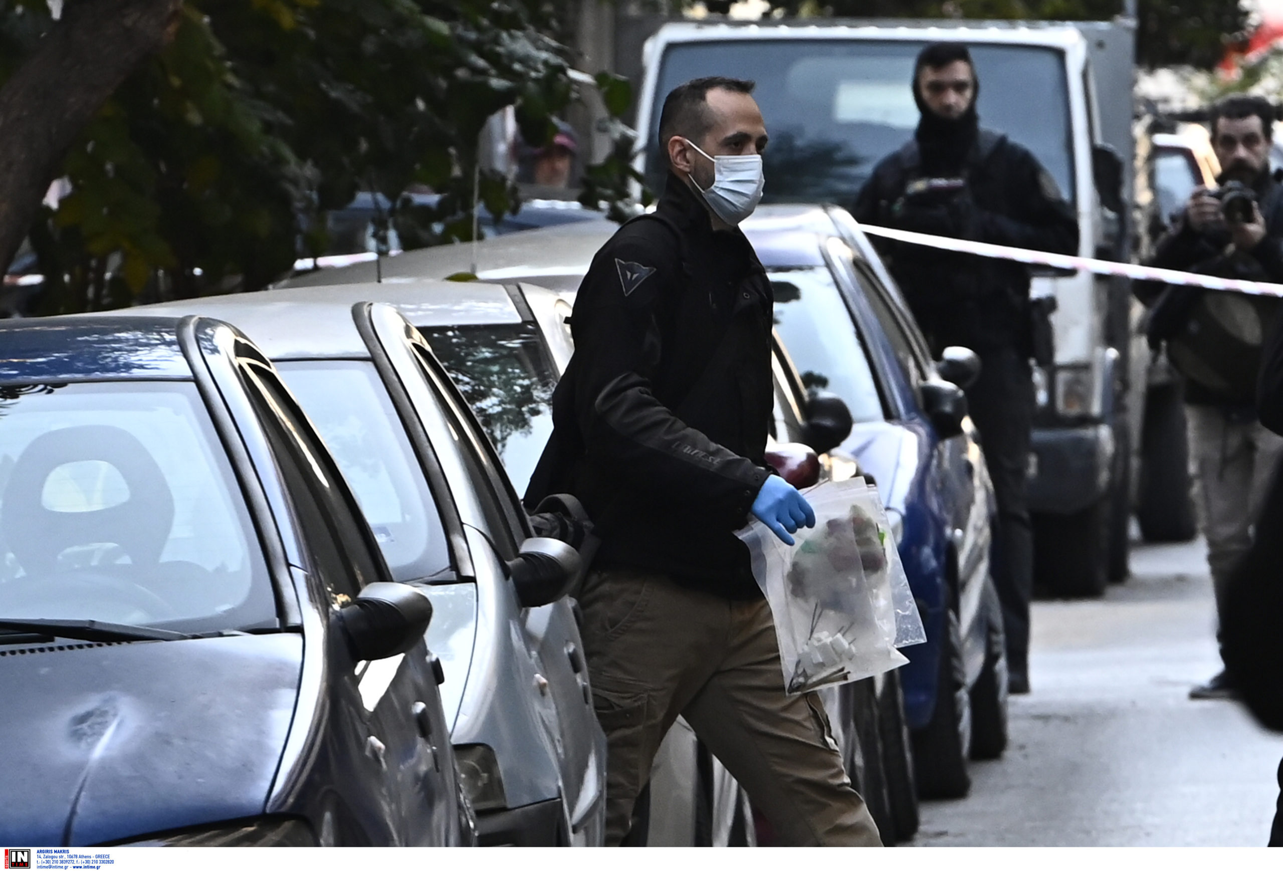 Κυψέλη: Γκαζάκι και στουπιά περιείχε η σακούλα έξω από τον ΕΦΚΑ – Η Ασφάλεια ανέλαβε τις έρευνες