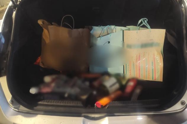 Αθήνα: Συμμορία «τεσσάρων» έκλεβε ρούχα και προϊόντα από μαγαζιά στο κέντρο – ΦΩΤΟ