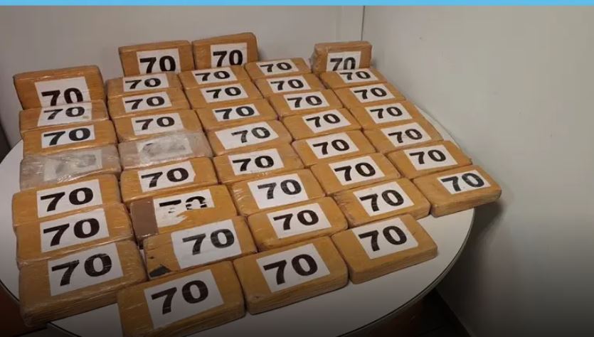 Θεσσαλονίκη: Προσπάθησαν να περάσουν 45 κιλά κοκαΐνης σε εμπορευματοκιβώτιο με μπανάνες – ΒΙΝΤΕΟ