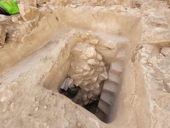 Ανακαλύφθηκαν εκατοντάδες αρχαία νομίσματα στην «πόλη των φοινίκων» - Τι αποκαλύπτουν 2 ελληνικές λέξεις που είναι χαραγμένες πάνω τους