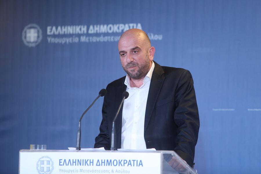 Μάνος Λογοθέτης