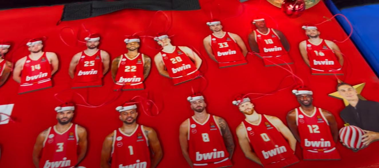 Ολυμπιακός: Το εορταστικό βίντεο με… τον «καλικάντζαρο» Λαρεντζάκη – Τα στολίδια που επέλεξαν οι παίκτες