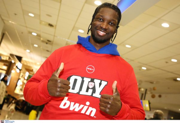 Νέιθαν Μενσά Ολυμπιακός