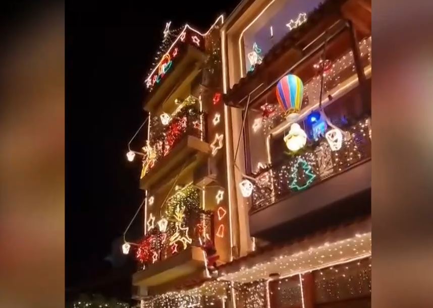 Χριστούγεννα: Το σπίτι… υπερπαραγωγή με τα 12.000 λαμπάκια στην Πάτρα – Δείτε βίντεο