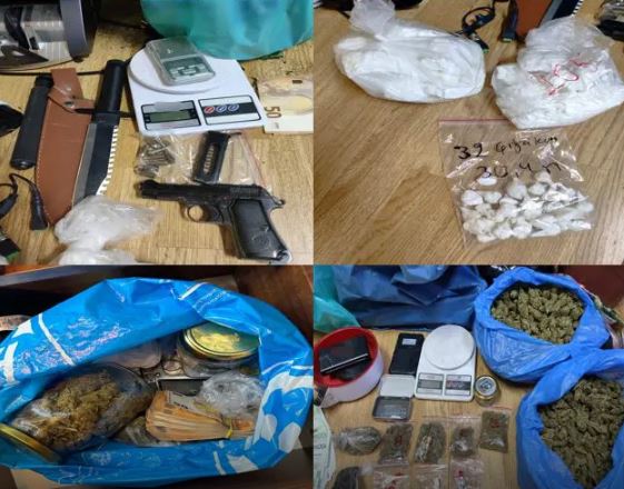 Πειραιάς: Δύο συλλήψεις για καλλιέργεια δενδρυλλίων κάνναβης και διακίνηση ναρκωτικών