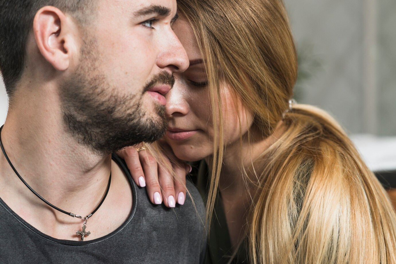 Αν ένας άνδρας χρησιμοποιεί αυτές τις 7 φράσεις συχνά, είναι έτοιμος να σας παντρευτεί