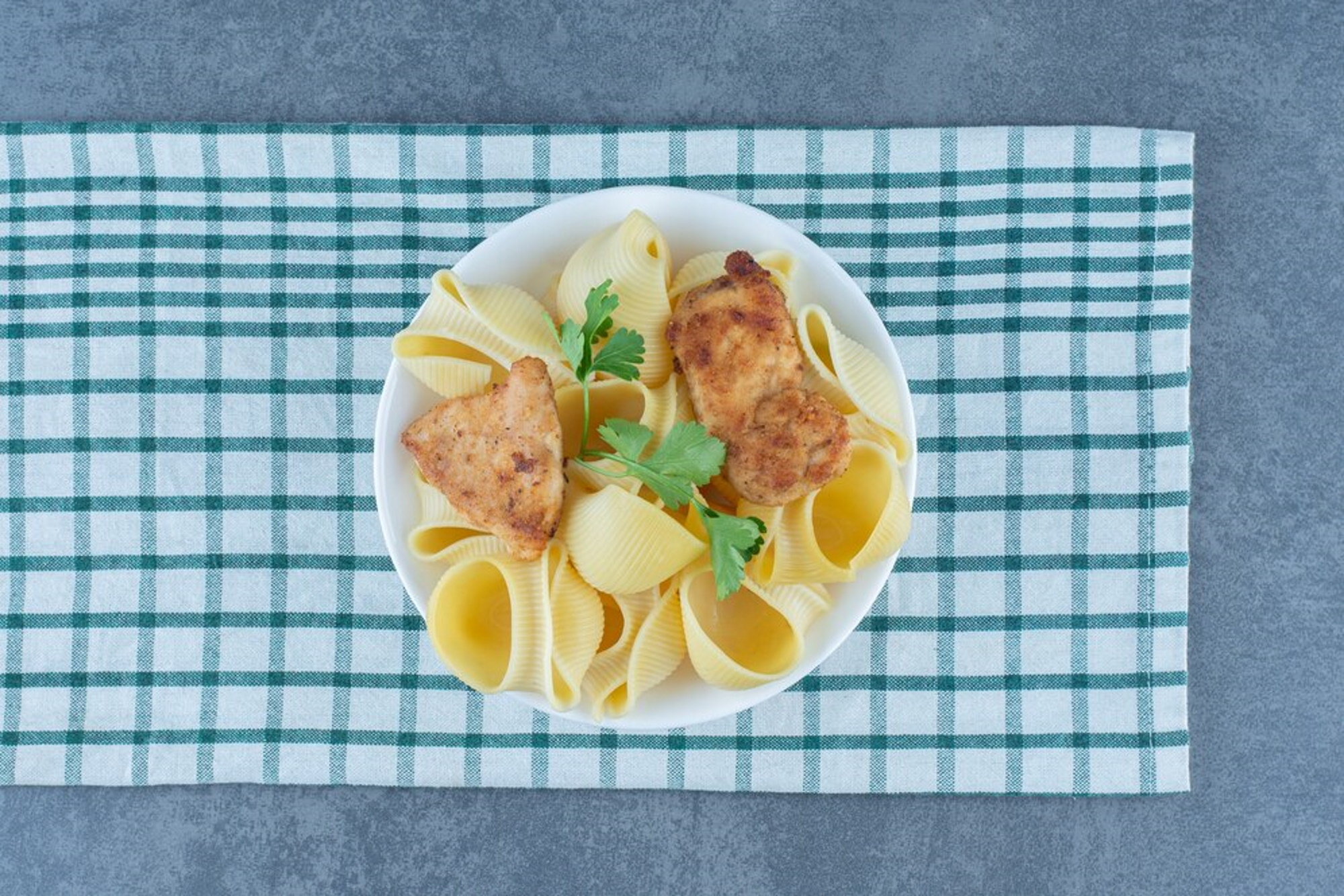 Συνταγή για νόστιμες μπουκιές κοτόπουλου με βούτυρο και σκόρδο