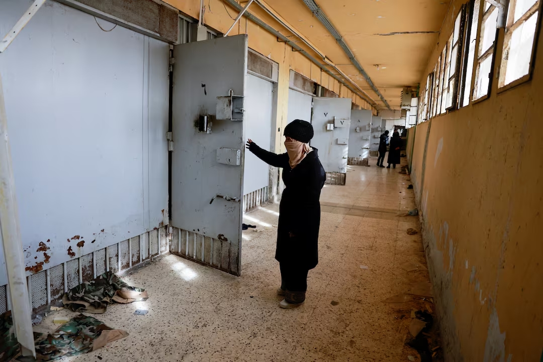 Συρία: «Θα κλείσουμε τις φυλακές του Άσαντ» λέει ο Μοχάμεντ αλ Τζολάνι – Ερωτήματα για την ανοικοδόμηση της χώρας