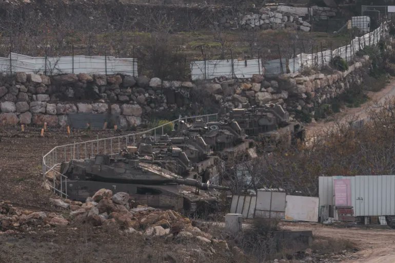 Συρία: Το Ισραήλ κατέλαβε ζώνη 14 χιλιομέτρων και βύθισε πολεμικά πλοία –  Εκκένωσαν την βάση στην Ταρτούς οι Ρώσοι