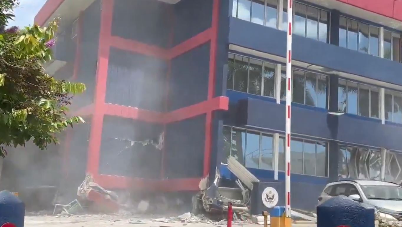 Ισχυρός σεισμός 7,3 Ρίχτερ στο Βανουάτου: Εκτεταμένες ζημιές σε κτίρια – Αναφορές για νεκρούς