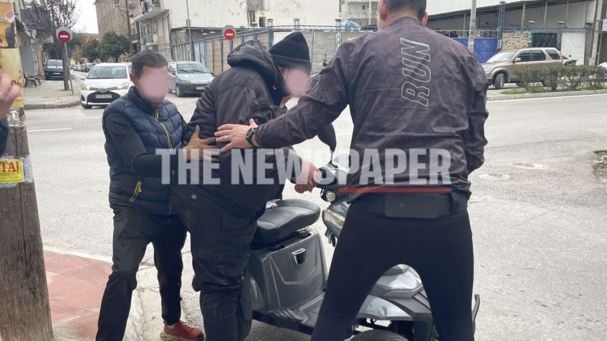 Τροχαίο στον Βόλο: Οδηγός παρέσυρε με το αυτοκίνητό του ΑμεΑ σε αμαξίδιο και τον εγκατέλειψε – Δείτε φωτογραφίες