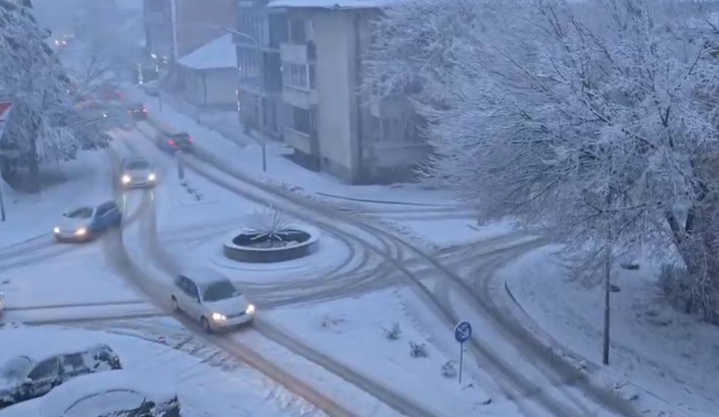 Βοσνία: 200.000 σπίτια χωρίς ρεύμα για δεύτερη συνεχόμενη ημέρα λόγω χιονοθύελλας