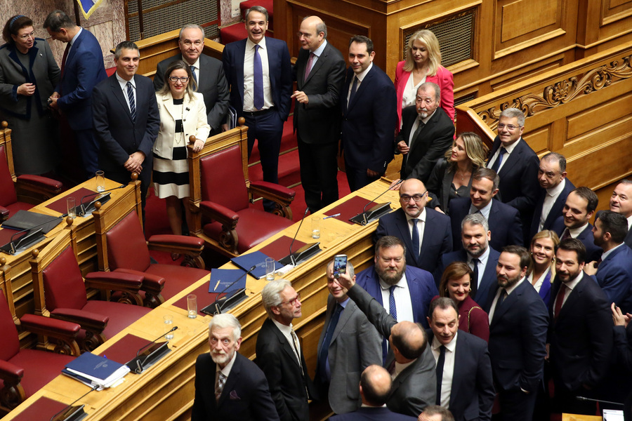 Βουλή: Υπερψηφίστηκε με 159 «ναι» ο προϋπολογισμός – Απουσίαζε ο Σαμαράς