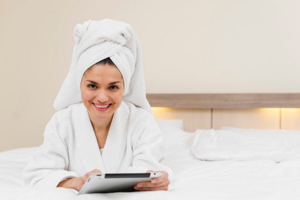 Ύπνος: Γιατρός αποκαλύπτει ότι το ντους στη «σωστή θερμοκρασία» μπορεί να σας βοηθήσει να κοιμηθείτε καλύτερα