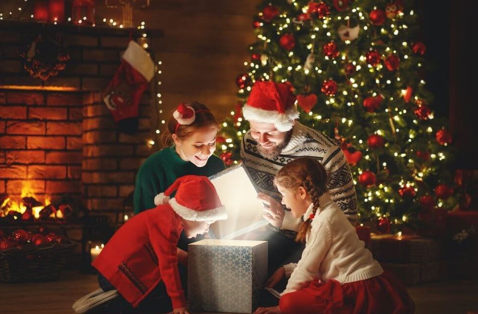 Το καλάθι του Άη Βασίλη κάνει «πρεμιέρα» – Πώς μπορείτε να δείτε τα προϊόντα που περιλαμβάνει με ένα «κλικ»