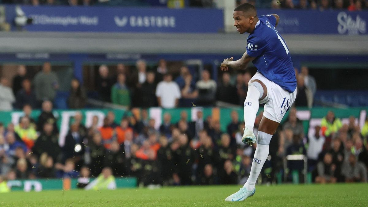 Κύπελλο Αγγλίας: Ο Άσλεϊ Γιανγκ της Έβερτον θα αντιμετωπίσει τον γιο του