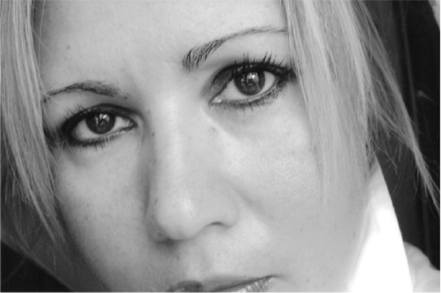 Άντζελα Ζιούτη: «Μην κολυμπάς τη νύχτα»