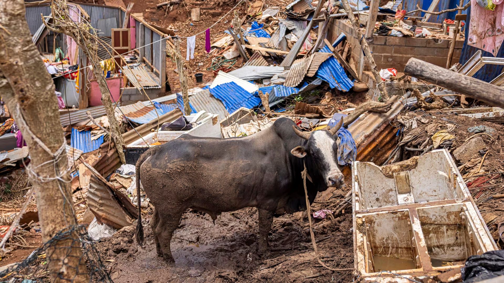 Κυκλώνας Ντικελέντι: Σε κατάσταση συναγερμού το αρχιπέλαγος Μαγιότ – Βίντεο από πλημμύρες στις παράκτιες περιοχές