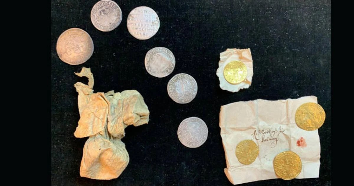 Ανακαλύφθηκε μια τεράστια συλλογή νομισμάτων κρυμμένη σε άγαλμα σε λουθηρανική εκκλησία – Ανακαλύφθηκε τυχαία κατά τη διάρκεια εργασιών αποκατάστασης. Φωτογραφία: Ulf Dräger, Halle