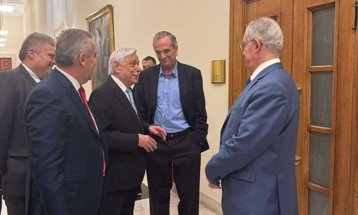 Προκόπης Παυλόπουλος: Η επίσκεψη στην Βουλή και το «πηγαδάκι» με Τασούλα και Σαμαρά