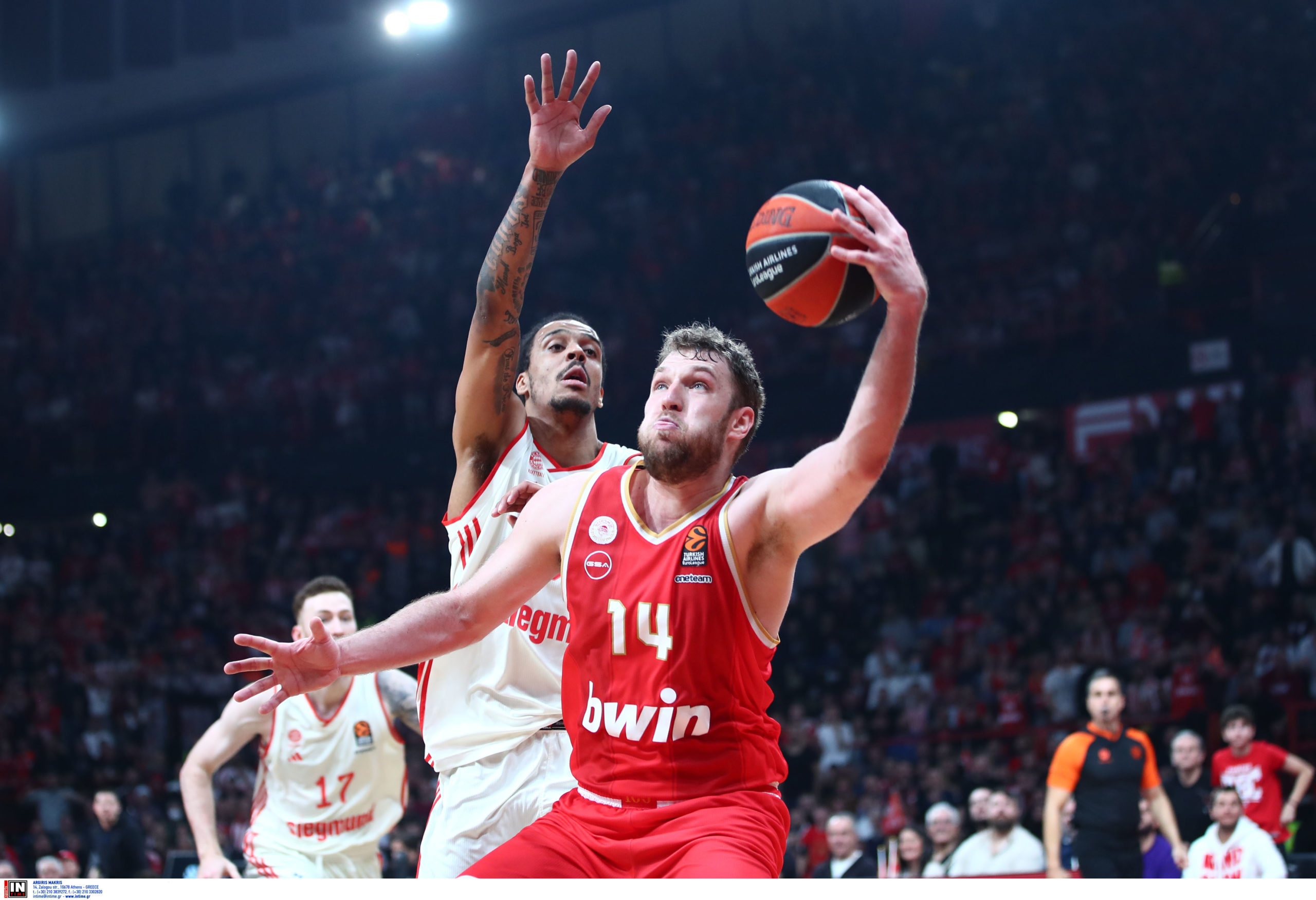 Σάσα Βεζένκοφ: «Δεν περίμενα να γράψω ιστορία για τον Ολυμπιακό»