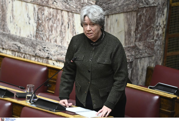 Αθηνά Λινού