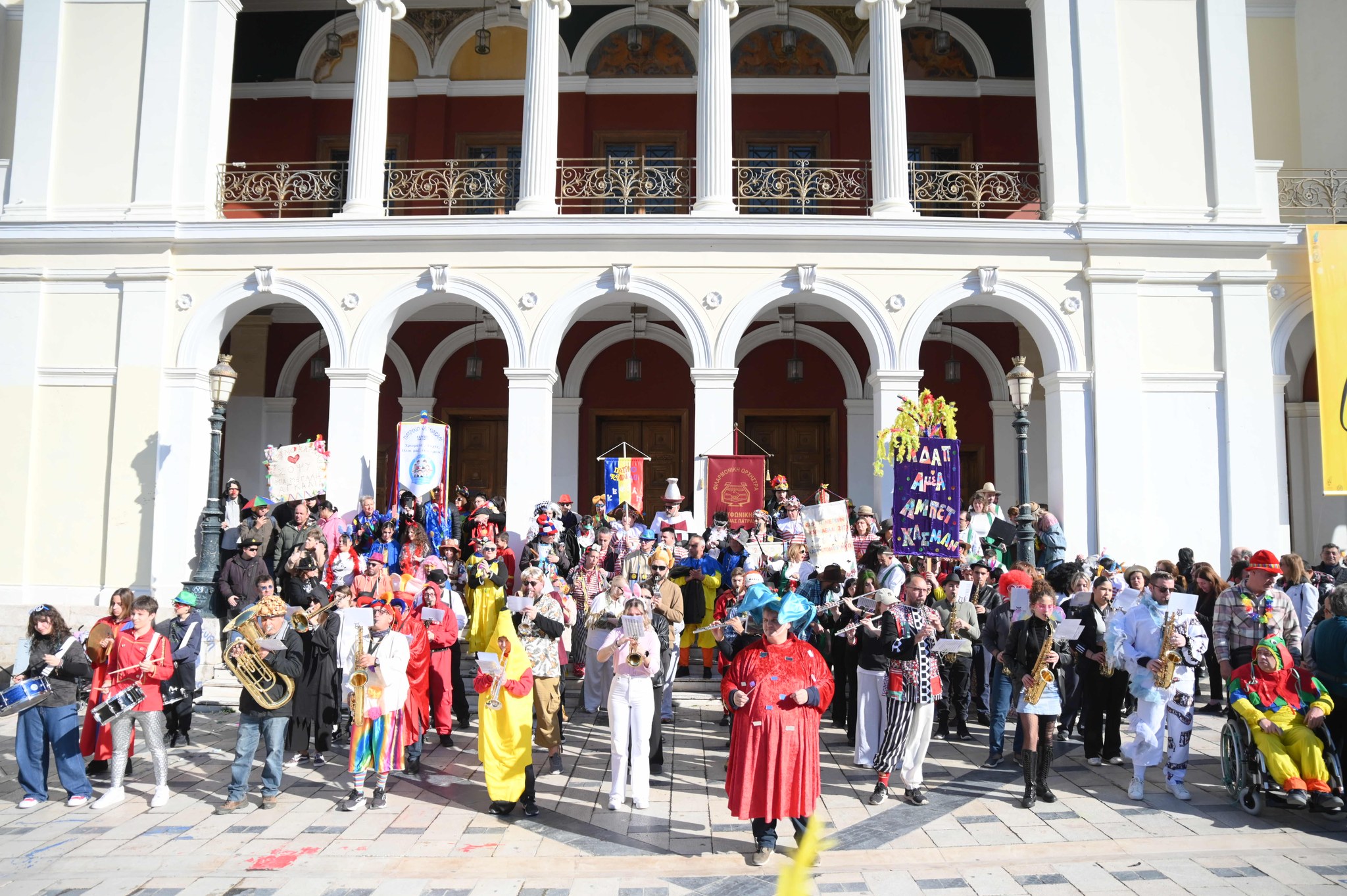 Πάτρα: Φαντασμαγορική τελετή έναρξης για το πατρινό καρναβάλι – Δείτε φωτογραφίες και βίντεο