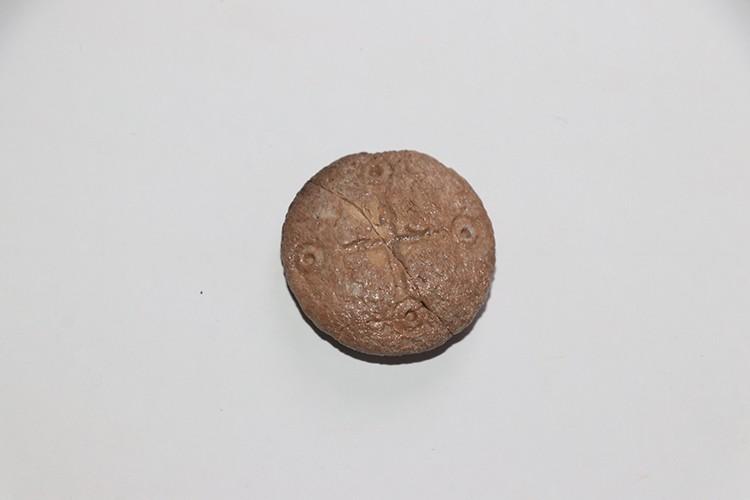 Στη διάρκεια ανασκαφών στην Αδριανούπολη, ήρθαν στο φως δύο επιτραπέζια παιχνίδια, ίσως του 5ου αιώνα. Φωτογραφία: Orhan Kuzu/AA