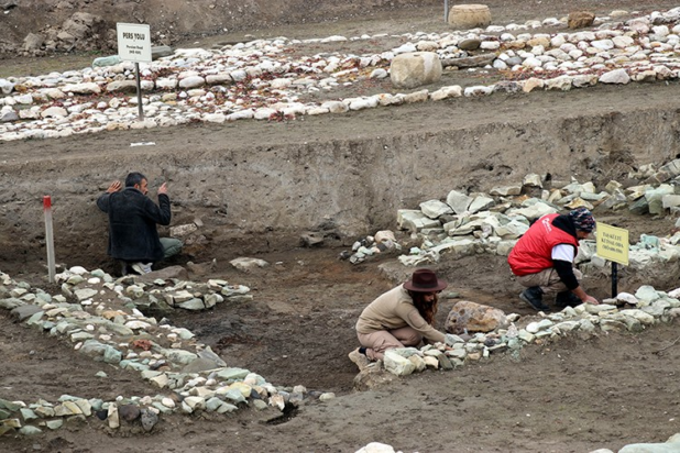 Ανακαλύφθηκε χαμένος ναός ηλικίας 2.600 ετών αφιερωμένος στην πρώτη γυναίκα που κυβέρνησε αρχαία δυναστεία στη διάρκεια ανασκαφών στον Πόντο. Cihan Okur/Anadolu Agency