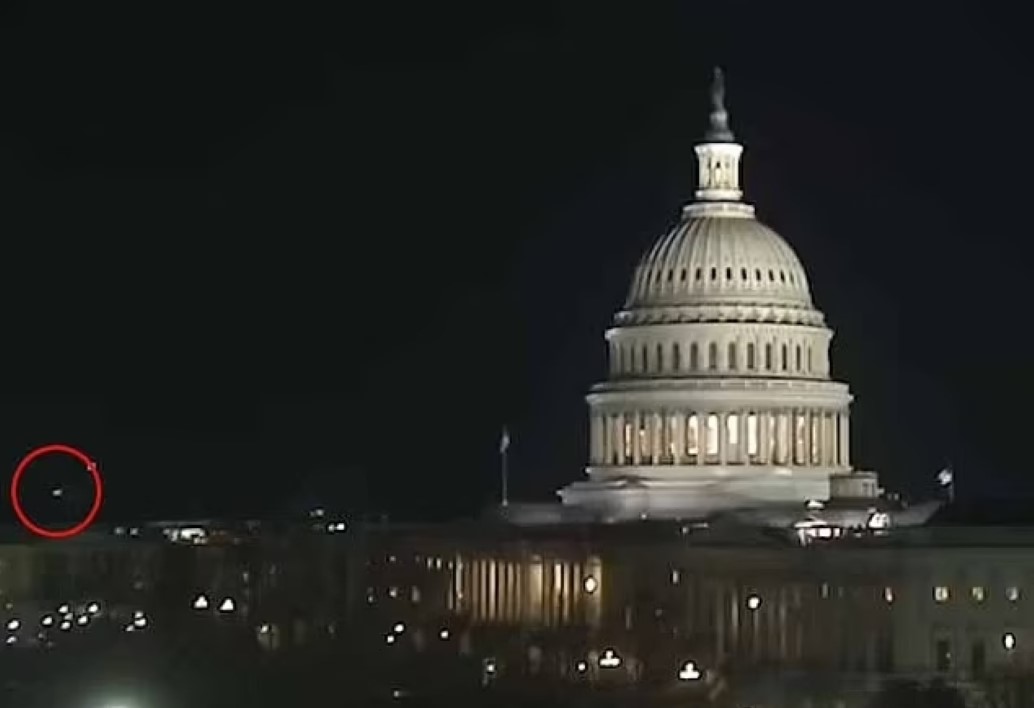 Ουάσινγκτον: Νέο βίντεο ντοκουμέντο από τη σύγκρουση του αεροπλάνου με το Black Hawk – Η έκρηξη ήταν ορατή σε απόσταση χιλιομέτρων