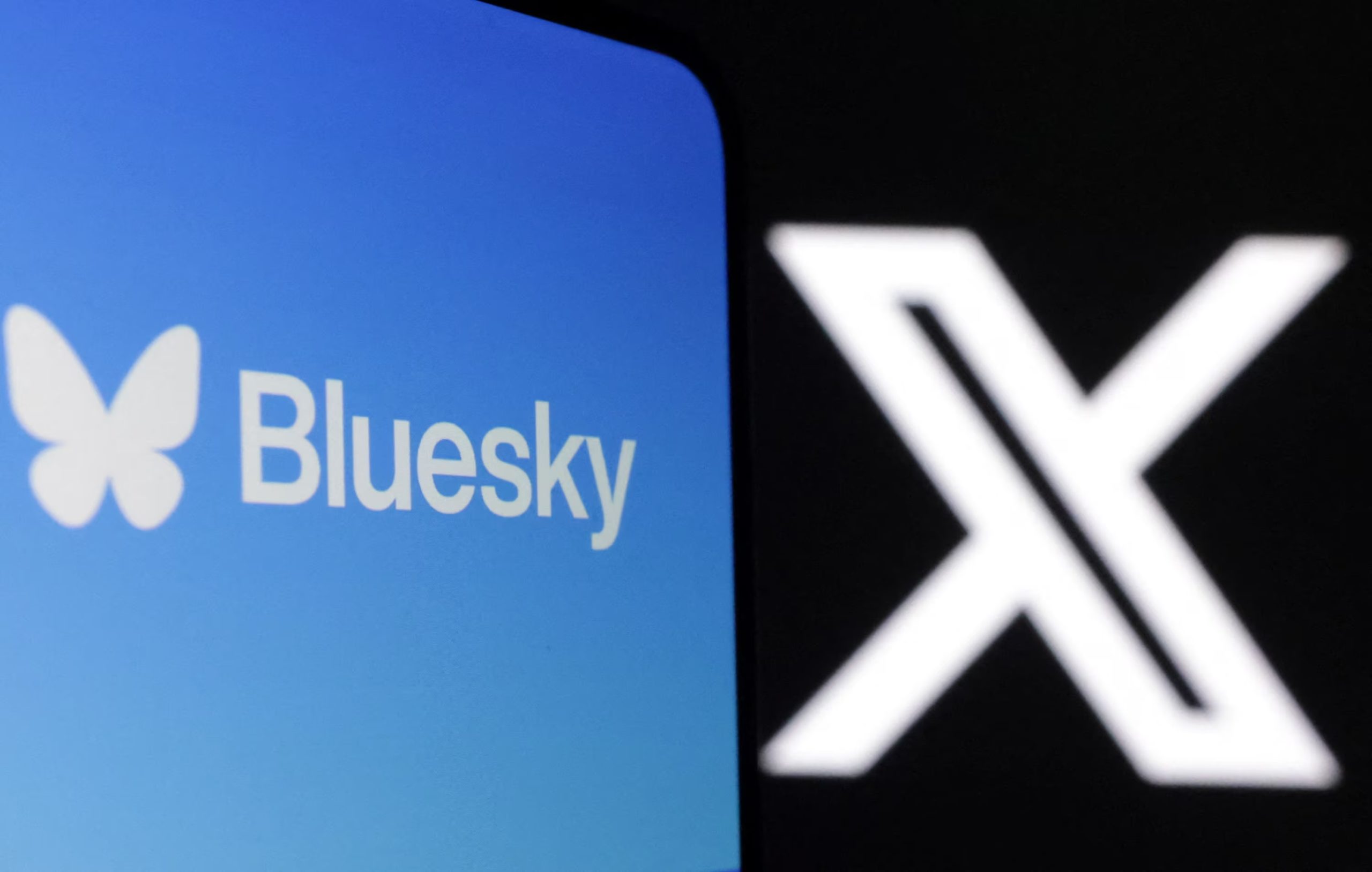 Bluesky: Η ανερχόμενη πλατφόρμα που απειλεί την αυτοκρατορία του Μασκ – «Έκρηξη» του αριθμού των χρηστών που εγκαταλείπουν το «X»