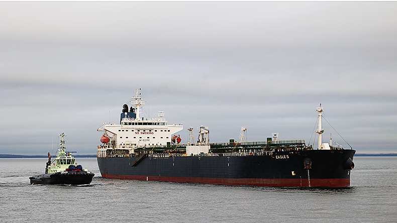 Φινλανδία: Απορρίφθηκε το αίτημα να αφεθεί ελεύθερο το δεξαμενόπλοιο που φέρεται να προκάλεσε ζημιές σε υποθαλάσσια καλώδια