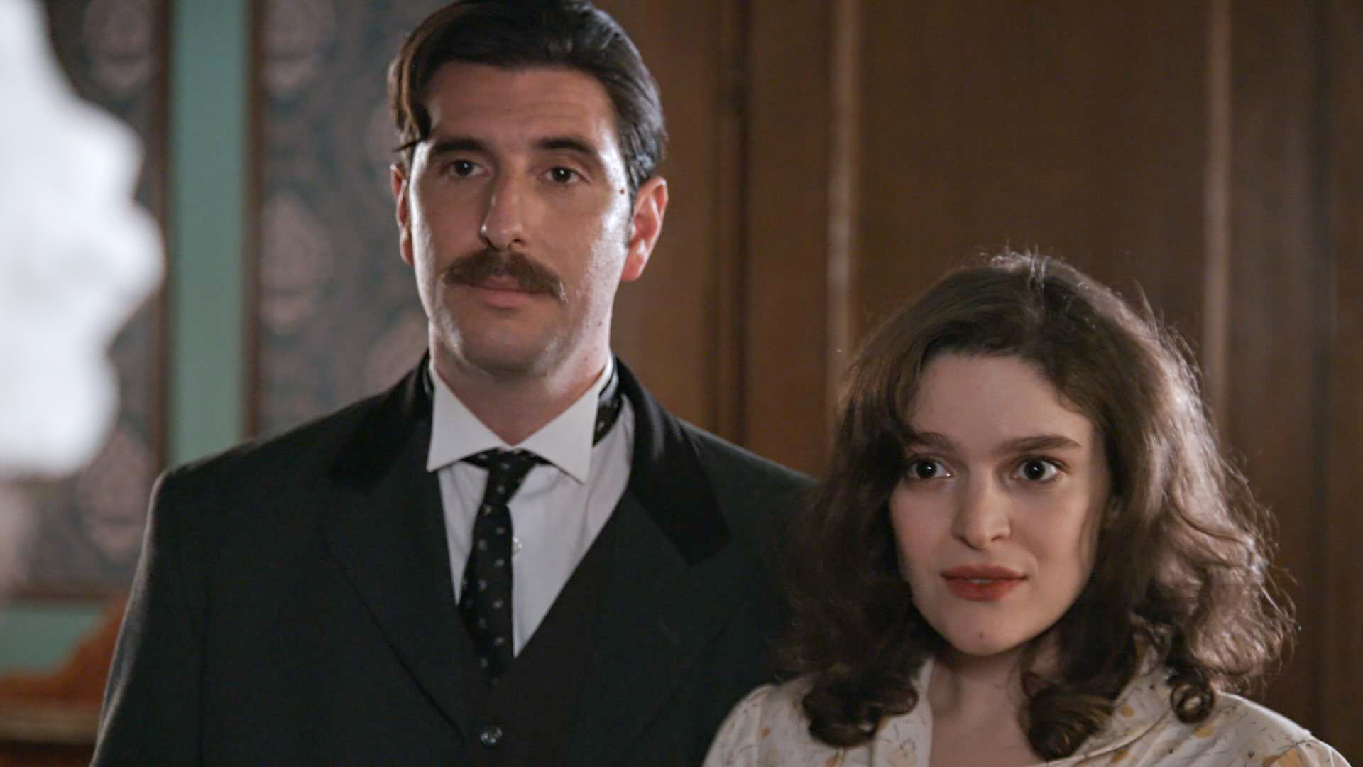 «GRAND HOTEL»: Ο Ρήγας μαθαίνει ότι η Αλίκη τον απατά