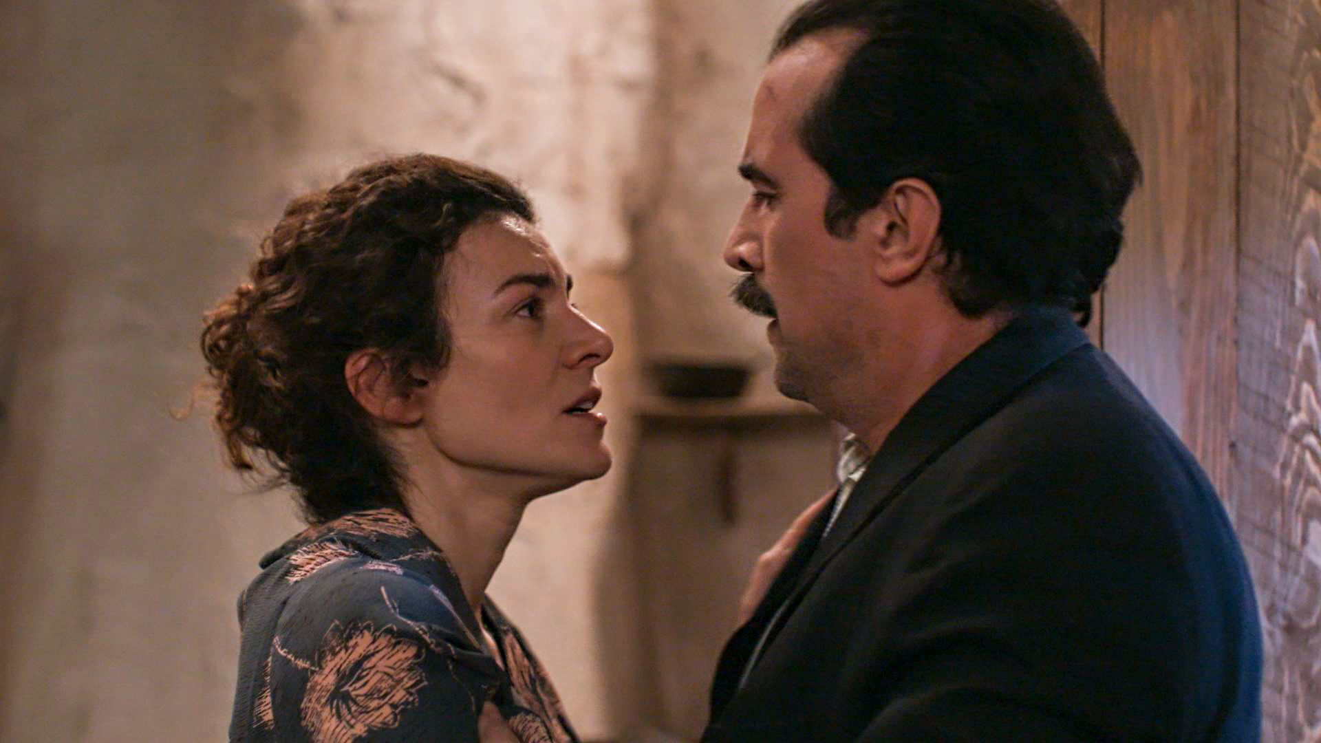 «Grand Hotel»: Η σχέση Θεώνης– Χαραλάμπη αποκαλύπτεται στα μάτια της Δέσποινας