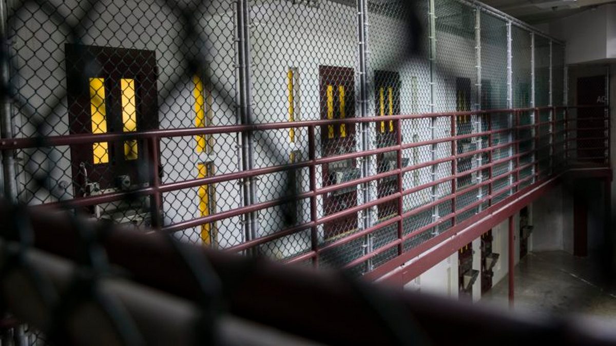 Κούβα: Πράξη βαρβαρότητας το σχέδιο του Ντόναλντ Τραμπ να φυλακιστούν μετανάστες στο Γκουαντάναμο