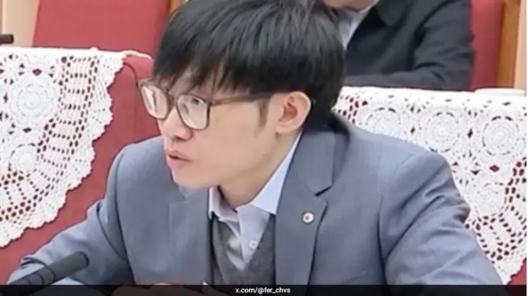 Κίνα: Ποιος είναι ο Λιανγκ Γουενφένγκ που απειλεί την αμερικανική κυριαρχία στην Τεχνητή Νοημοσύνη – Η DeepSeek και ο απώτερος στόχος της