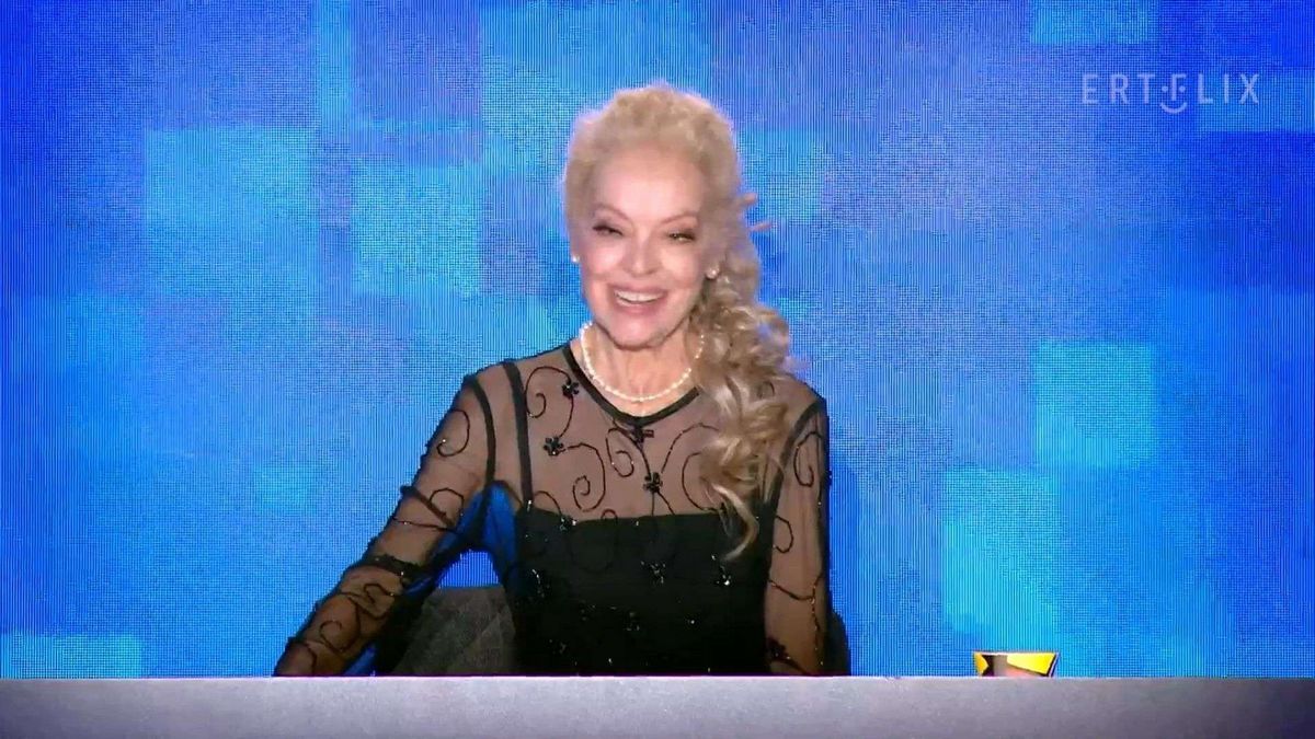 «Τα Τετράγωνα των Αστέρων»: Επέστρεψαν ύστερα από 45 χρόνια στην ΕΡΤ – Η Μαρία Αλιφέρη παρέδωσε… σκυτάλη στην Σμαράγδα Καρύδη