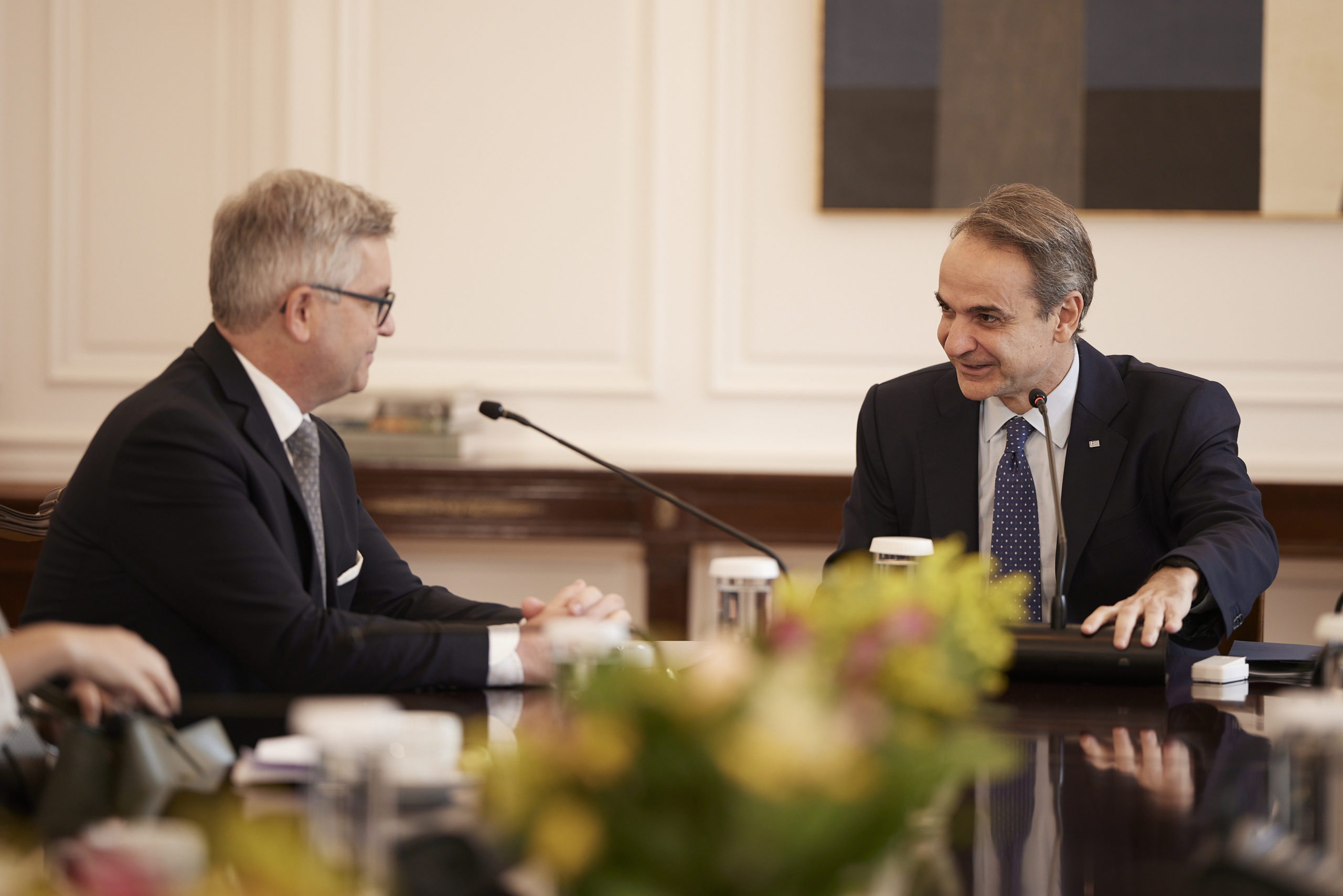 Κυριάκος Μητσοτάκης: Συνάντηση με τον Επίτροπο Εσωτερικών Υποθέσεων και Μετανάστευσης – Τι συζήτησαν